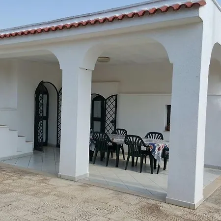 Trullo L'ulivo Vakantiehuis *