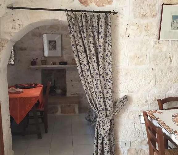 Trullo L'ulivo * Ostuni